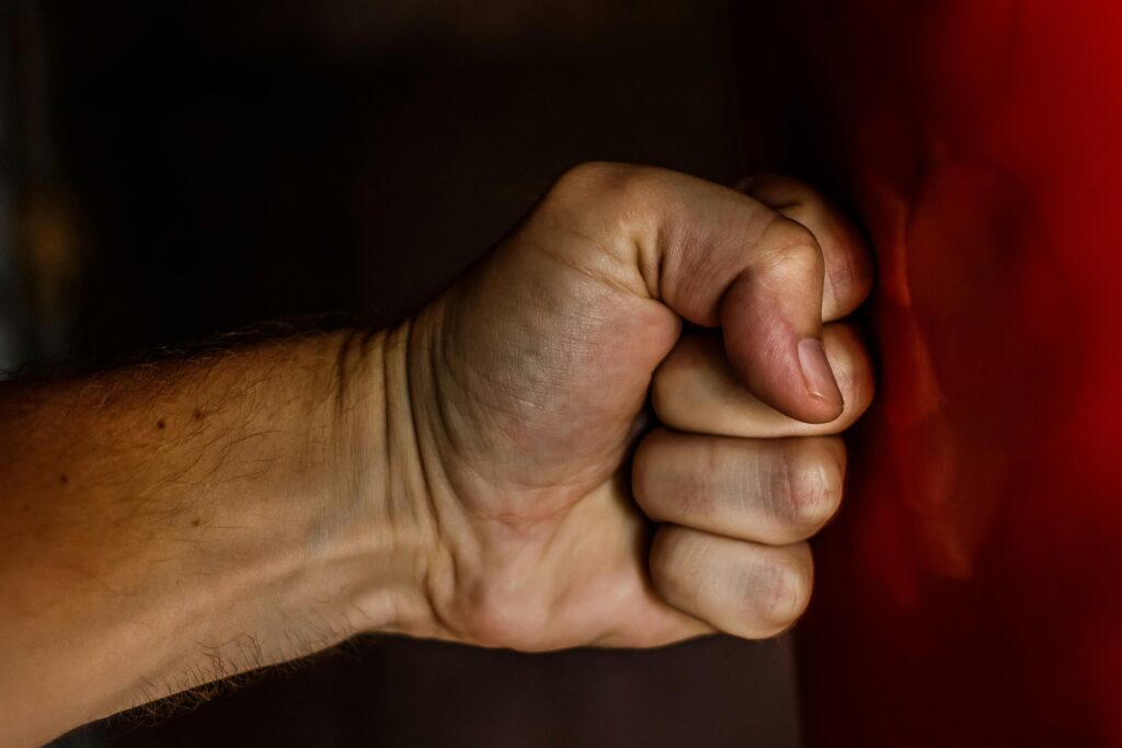 Como Ter Mais Controle Emocional e Evitar Reações Impulsivas